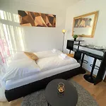 Exclusives In Bestlage +netflix +boxspring Appartamento